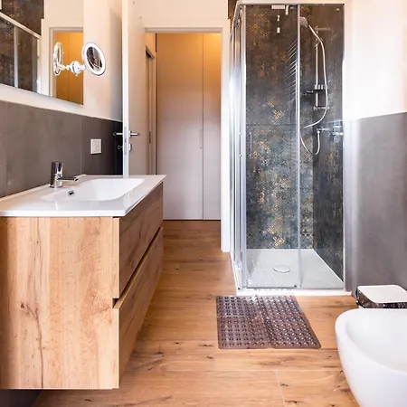 Modern Grey Flat In Apartamento
